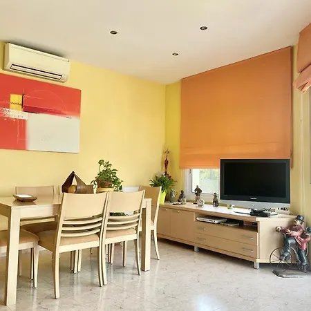 아파트 Apartamento Espacioso Y Con Acceso A Piscina *